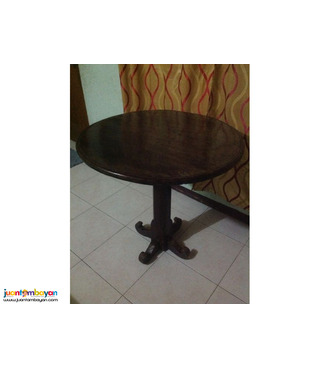Elegant Antique 100-year-old Victorian-Era-Style Solid Narra Table 