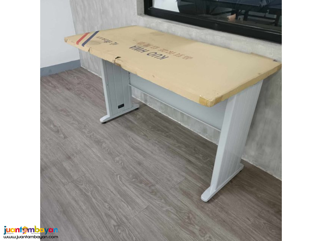 freestanding table
