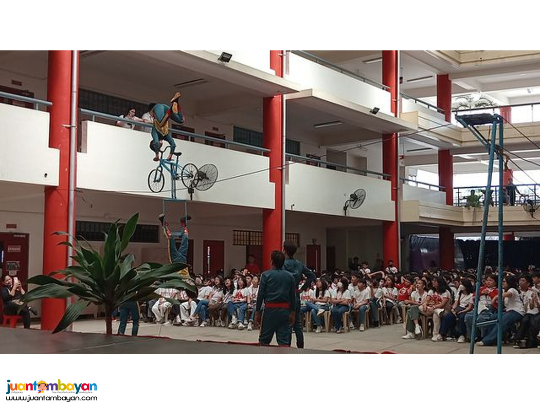 Party Entertainment, acrobatics show, stilt walker, juggler