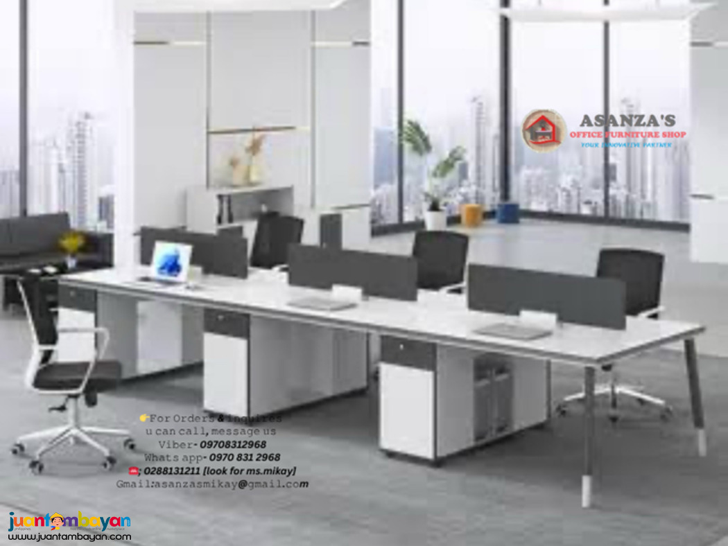 freestanding table with screenpanel /workstation