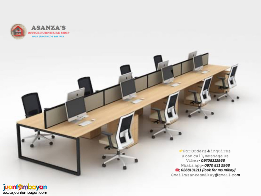 freestanding table with screenpanel /workstation
