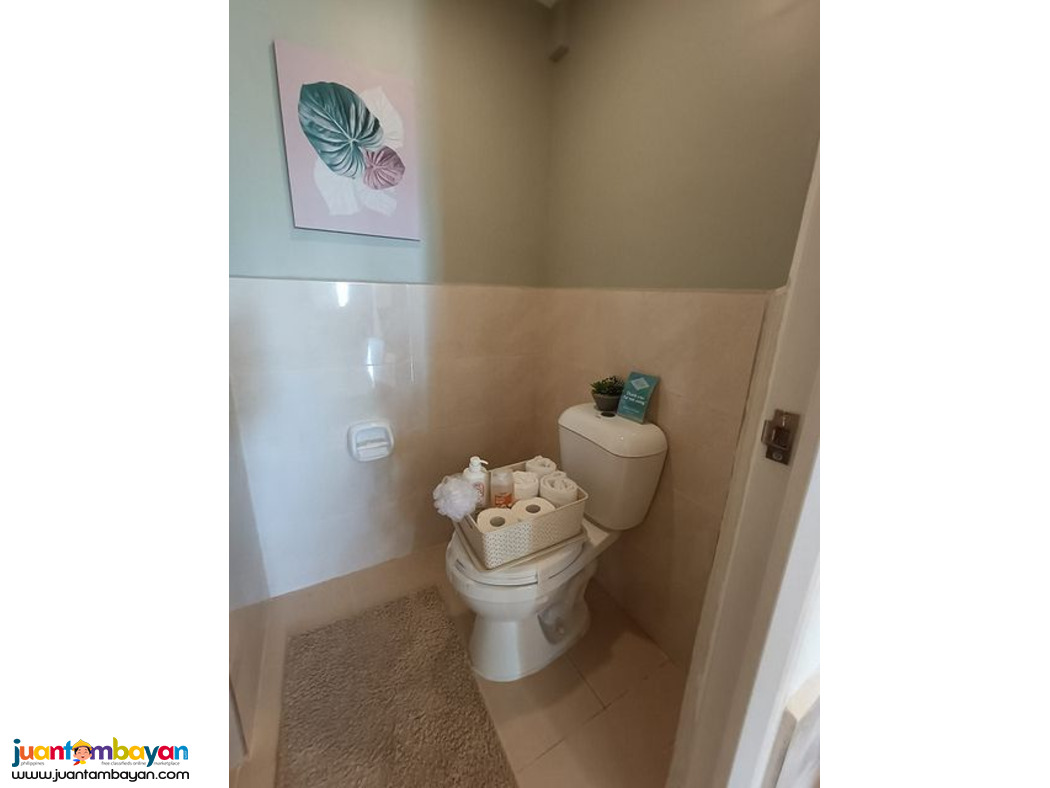 1BR CONDO NEAR BEACHES IN CEBU ROYAL OCEAN CREST
