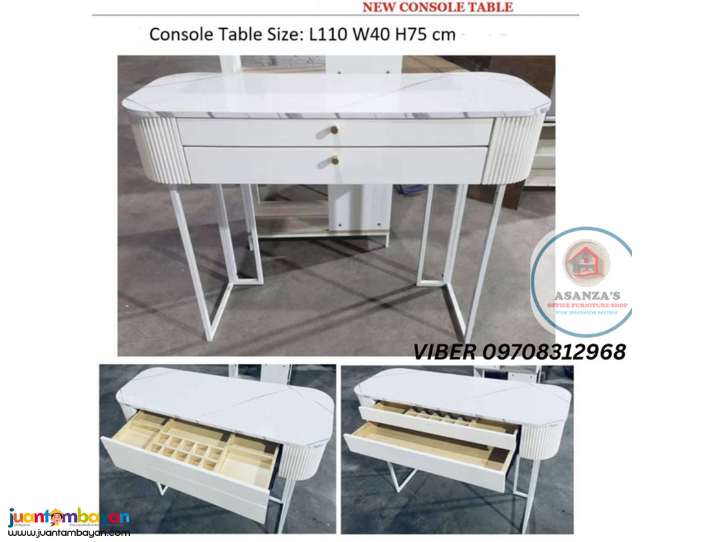 CONSOLE TABLE 