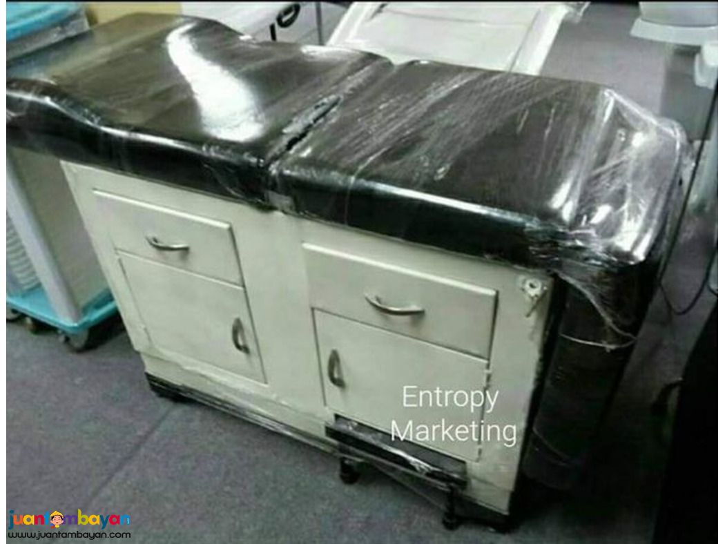 EXAMINATION TABLE HAMILTON TYPE WITH STIRR UPS