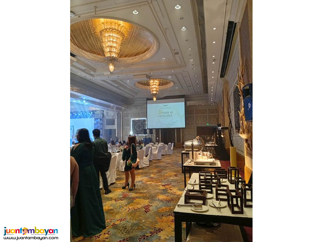 White Screen Fast fold and Projector for Rental Events