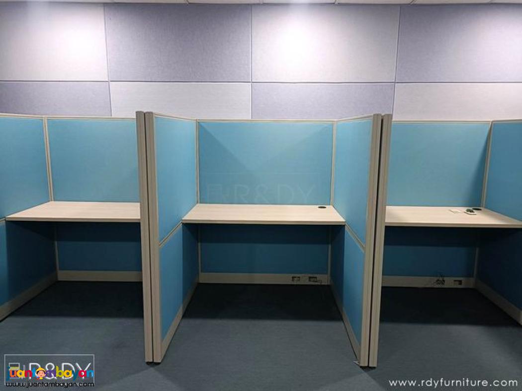 MODULAR OFFICE PARTITION AND TABLE/ WORKSTATION/ CUBICLE