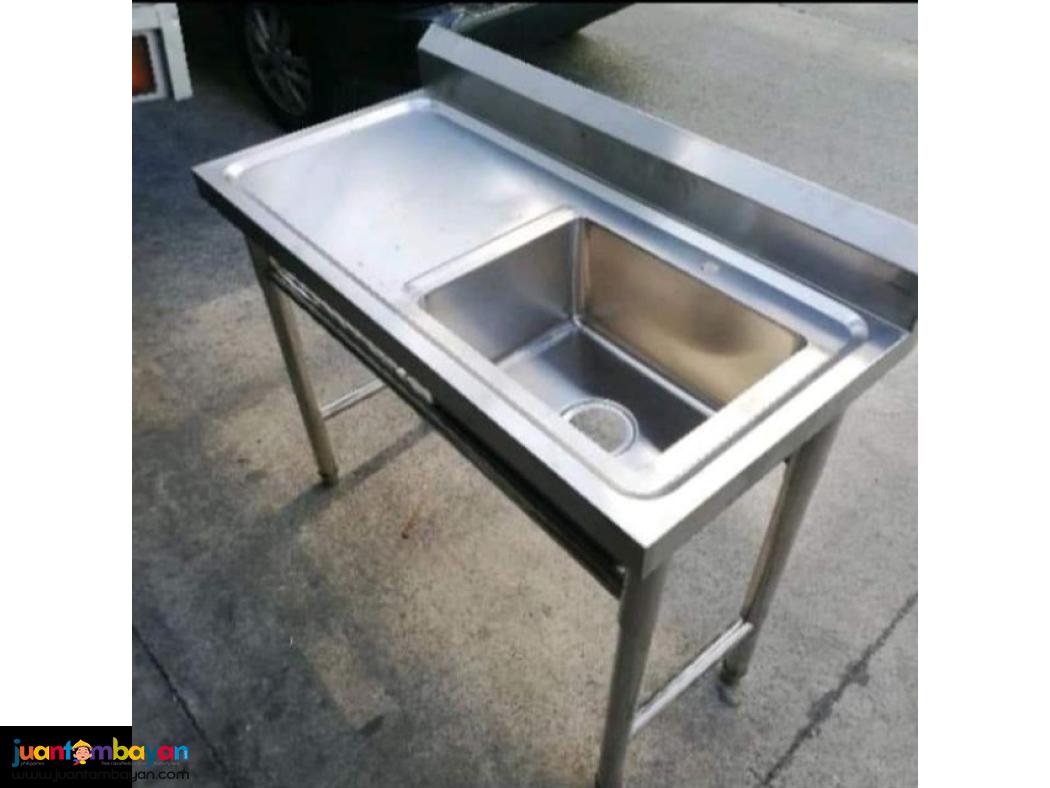 KITCHEN SINK WITH STAND