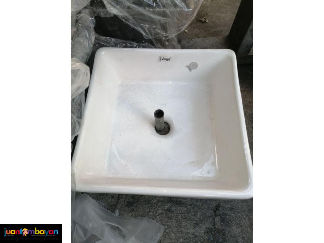 LAVATORY BASIN