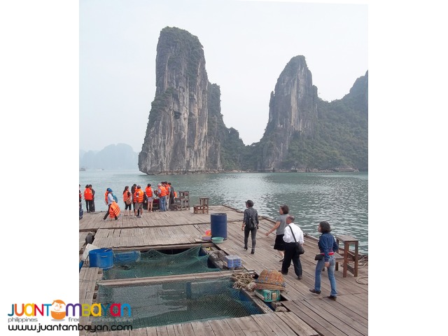 Vietnam tourist spots, Halong Bay, with kayaking and  boat trip 